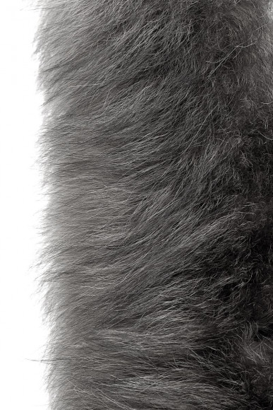 Серебристая металлическая анальная втулка с серым лисьим хвостом Серебристая металлическая анальная втулка с серым лисьим хвостом