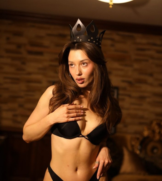 Черная фигурная корона из натуральной кожи Черная фигурная корона из натуральной кожи