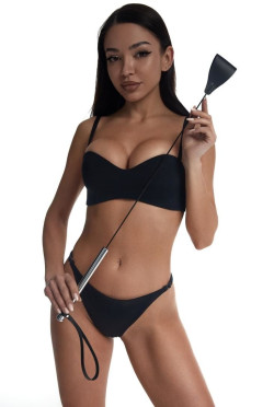 Стек с широким черным кожаным наконечником и металлической ручкой - 67 см.