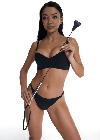 Стек с черным кожаным наконечником в виде сердца и металлической ручкой - 67 см. Стек с черным кожаным наконечником в виде сердца и металлической ручкой - 67 см.