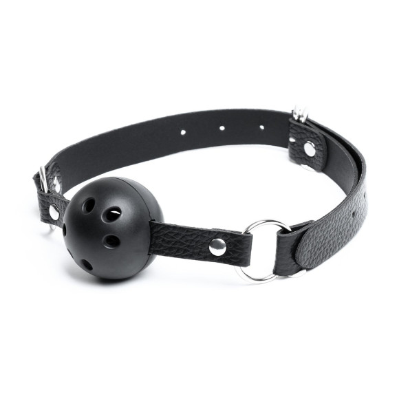 Черный кляп-шарик на регулируемых ремнях Черный кляп-шарик на регулируемых ремнях