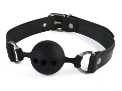 Силиконовый кляп-шар с ремешками из натуральной кожи черного цвета Силиконовый кляп-шар с ремешками из натуральной кожи черного цвета