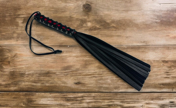 Плеть из натуральной кожи Rich Arsenal - 44 см. Плеть из натуральной кожи Rich Arsenal - 44 см.