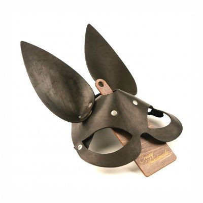 Черная гладкая маска Зайка с длинными ушками Черная гладкая маска Зайка с длинными ушками