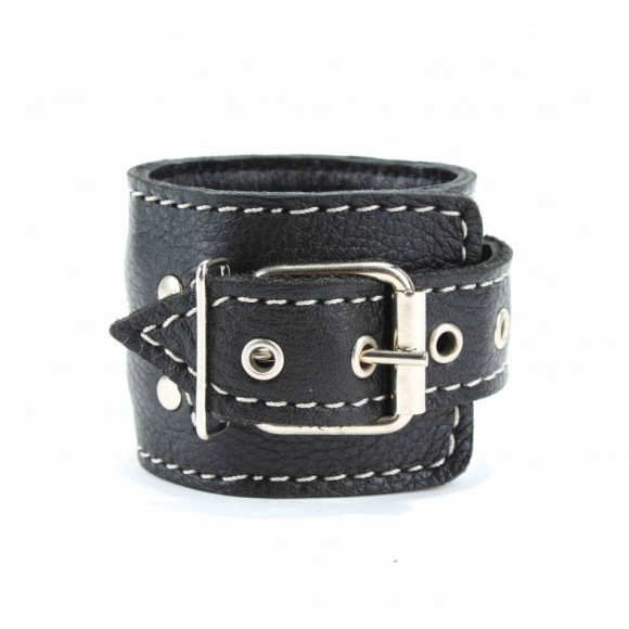 Чёрные кожаные оковы с крупной строчкой Чёрные кожаные оковы с крупной строчкой