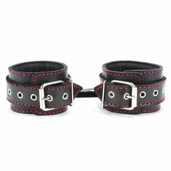 Черные наручники из натуральной кожи с красной строчкой Черные наручники из натуральной кожи с красной строчкой