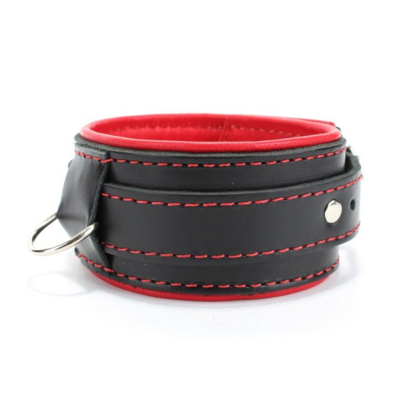 Черный ошейник с красным подкладом Черный ошейник с красным подкладом