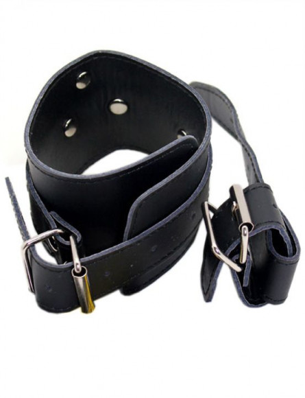 Черная манжета с фиксацией больших пальцев Черная манжета с фиксацией больших пальцев