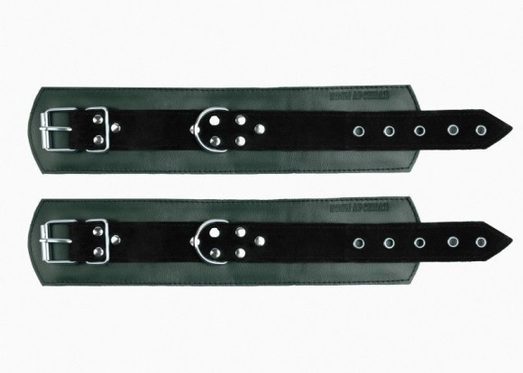 Изумрудные наручники с фиксацией на двух карабинах Изумрудные наручники с фиксацией на двух карабинах