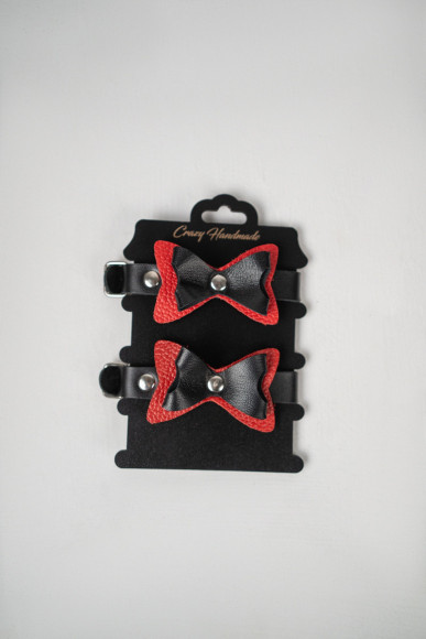 Черно-красные кожаные наручники с бантиками Черно-красные кожаные наручники с бантиками