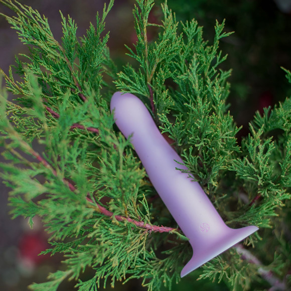 Фиолетовый нереалистичный дилдо Emotional - 13 см. Фиолетовый нереалистичный дилдо Emotional - 13 см.